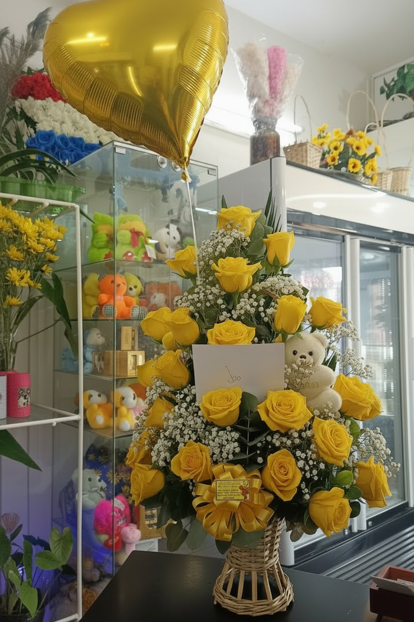 Canasto Premium con 24 Rosas + Peluche + Globo