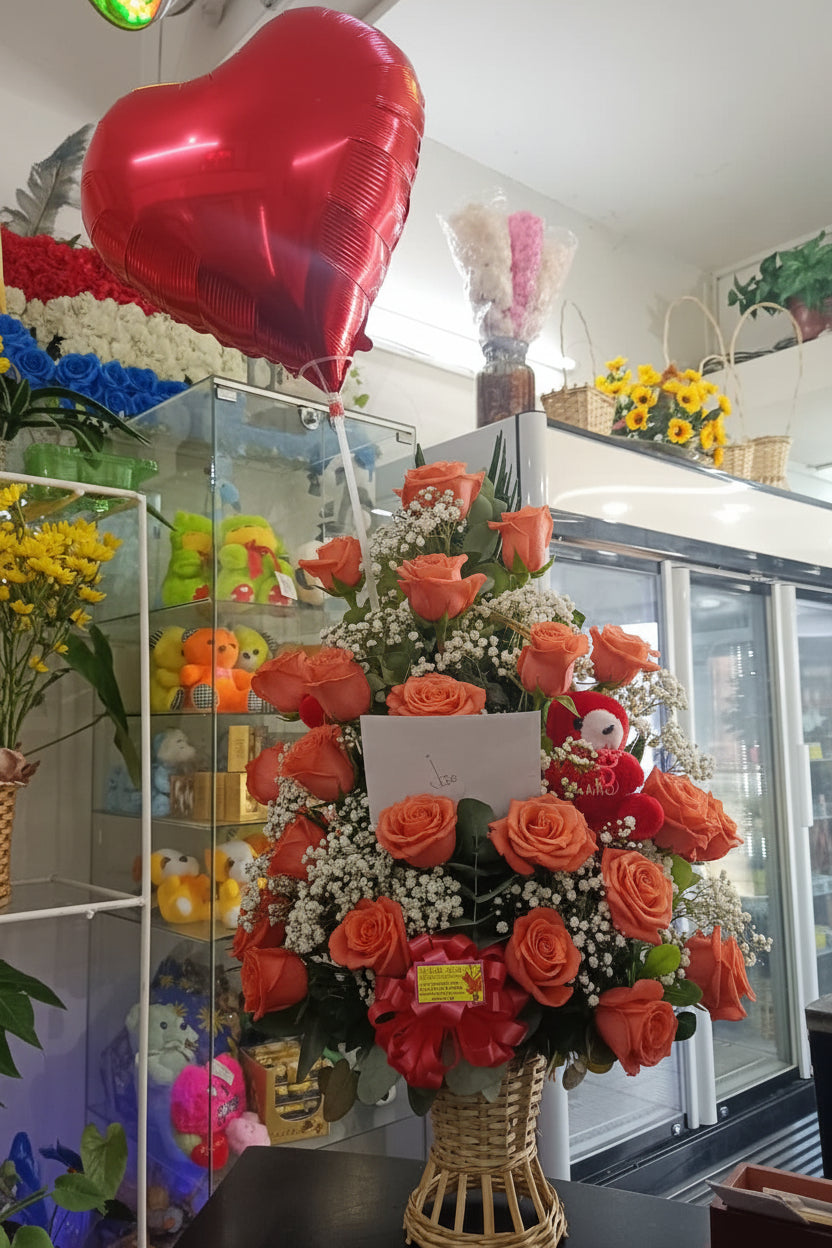 Canasto Premium con 24 Rosas + Peluche + Globo