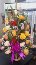 Canasto con 24 Rosas Surtidas