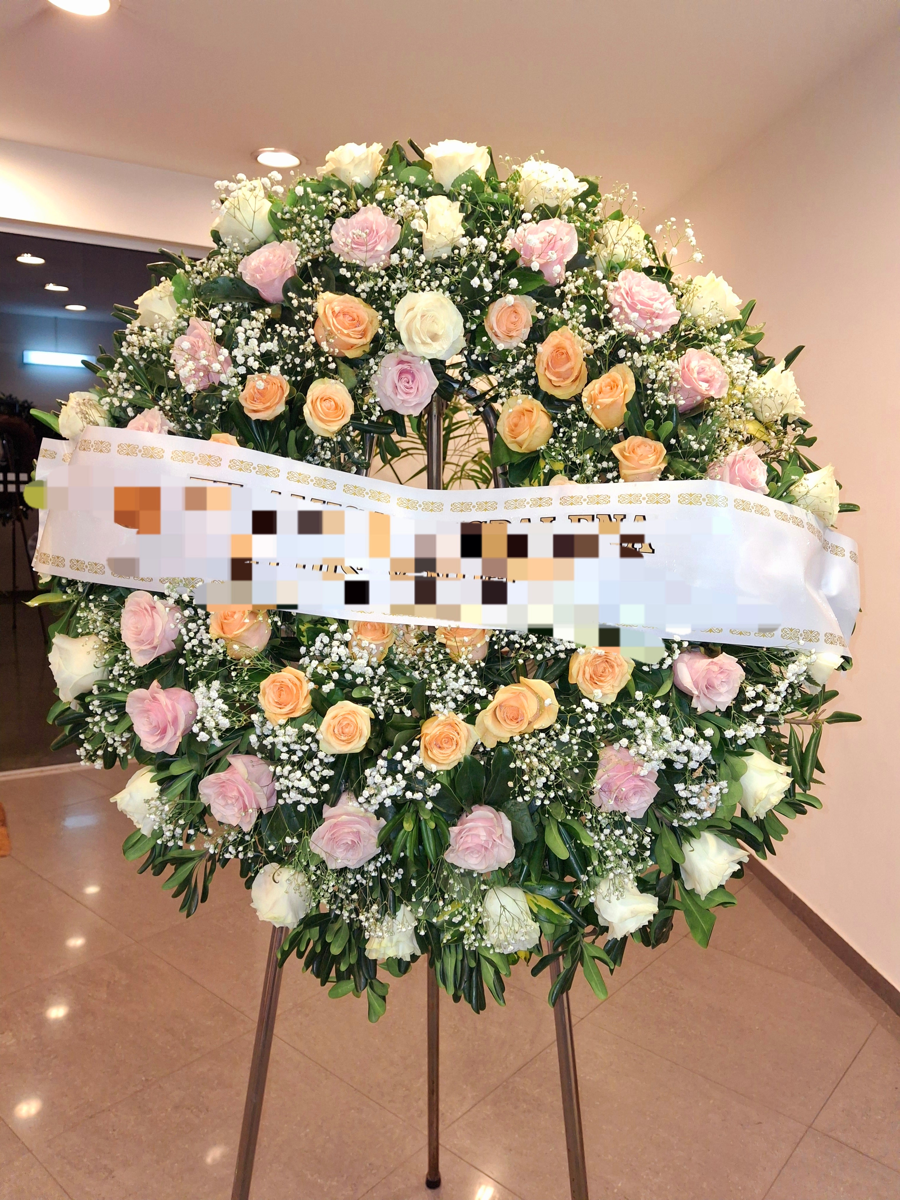 Corona Americana de Rosas Claras