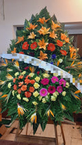 Corona Fúnebre con Lilium y Flores de Estación