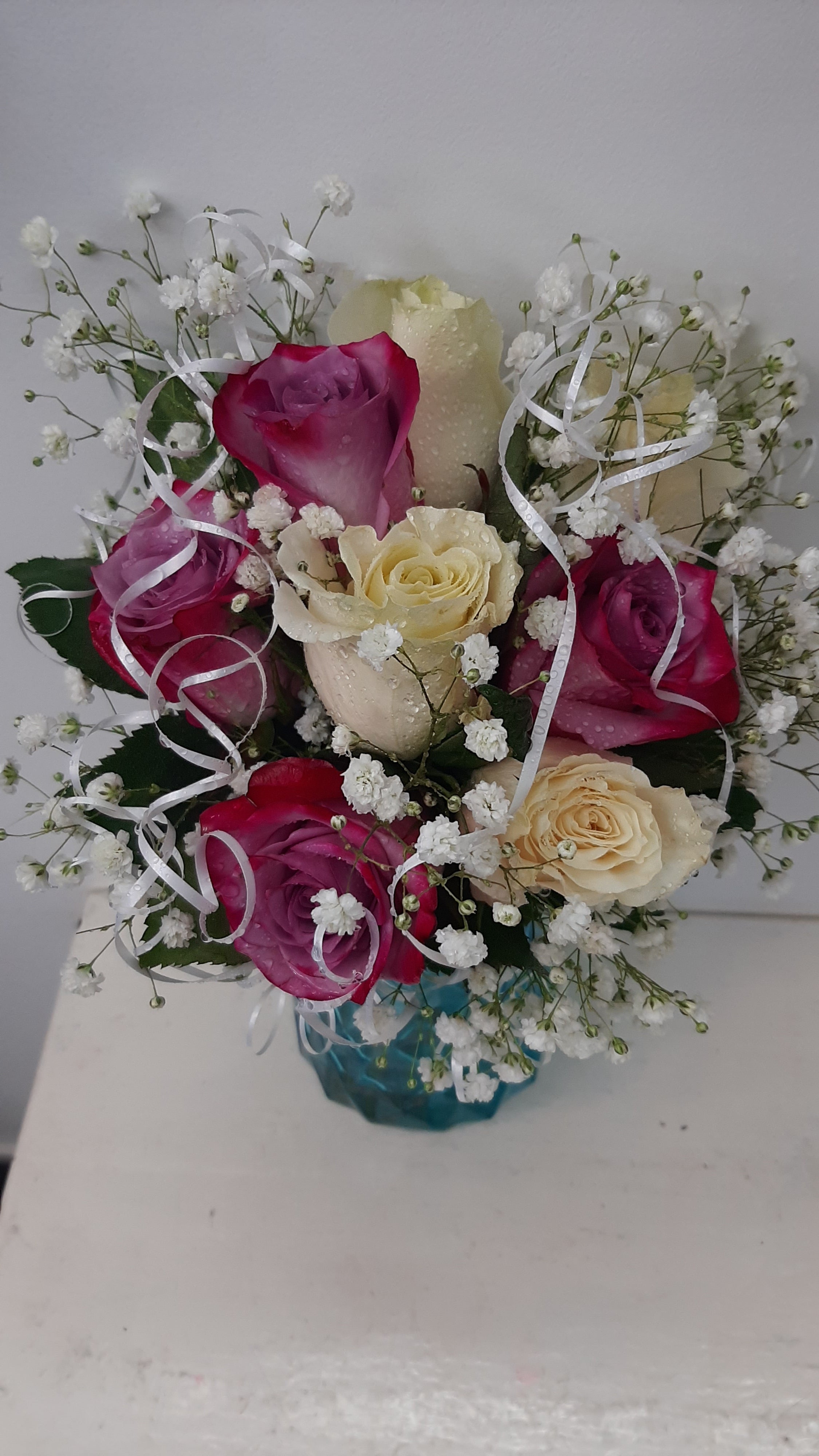 Ramo de 8 Rosas con Florero