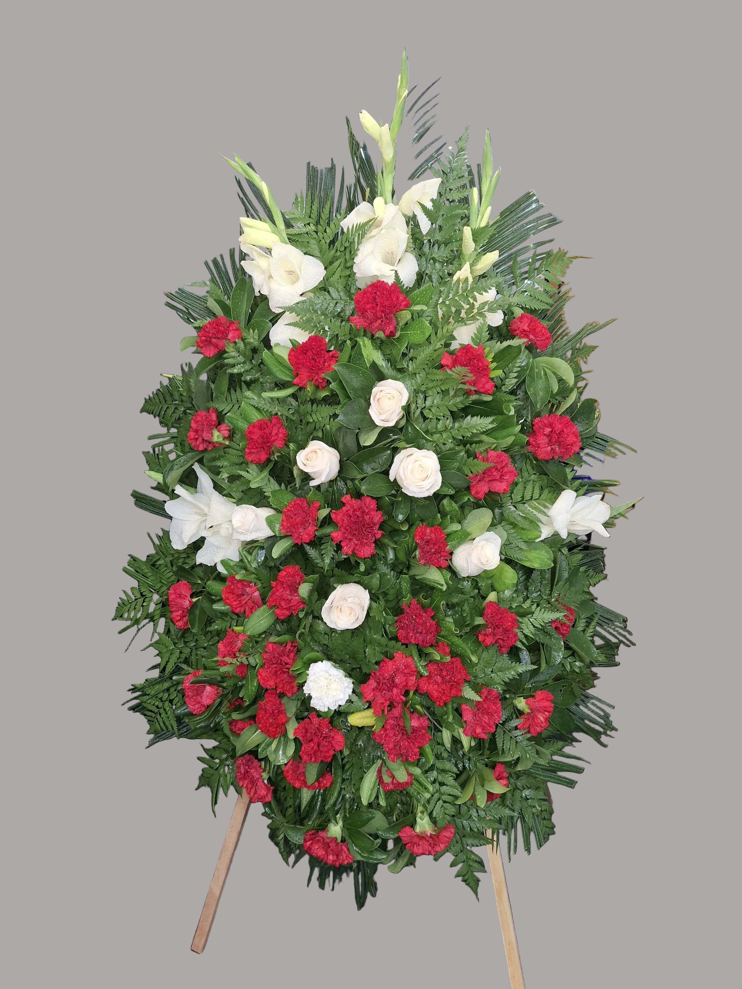 Palma de Pie con Flores de Estación