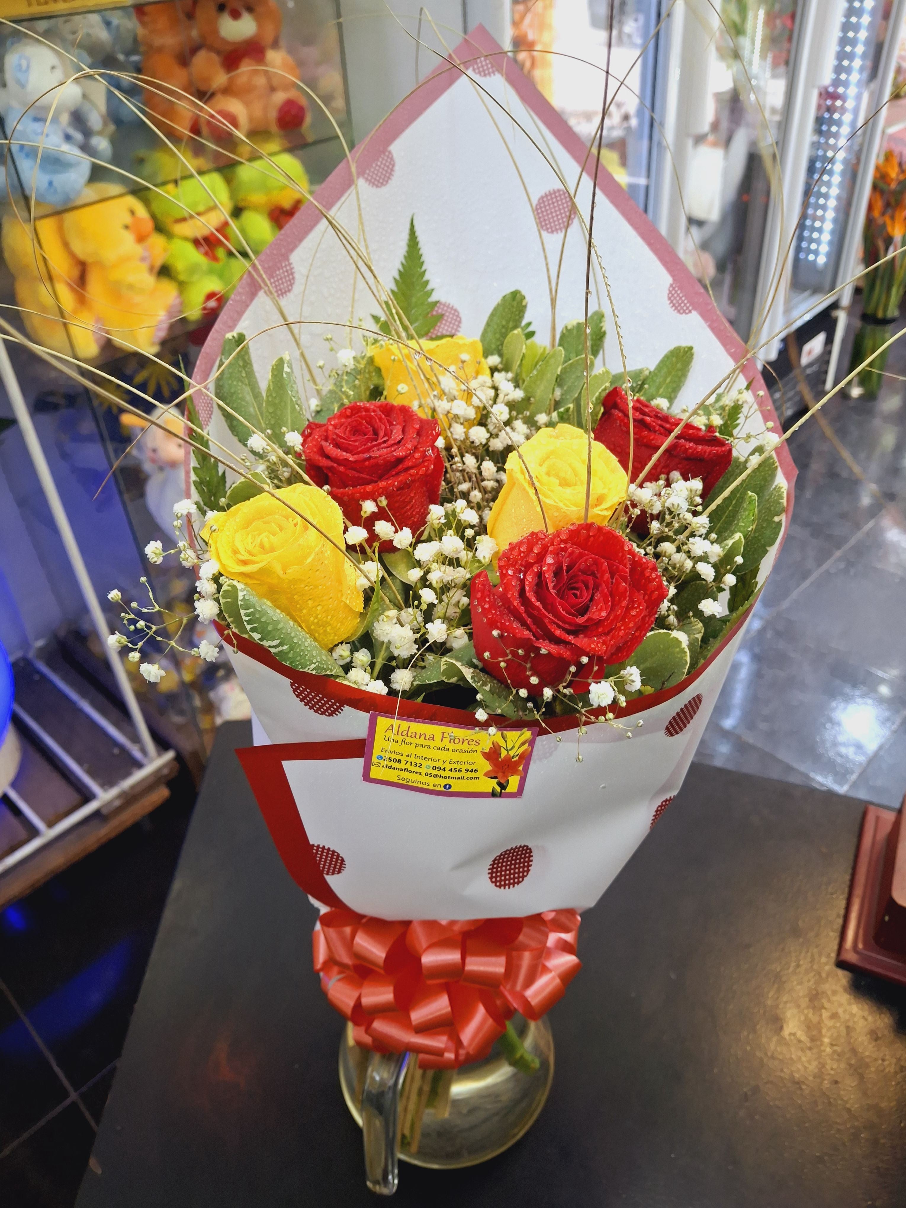 Ramo de 6 Rosas Surtidas