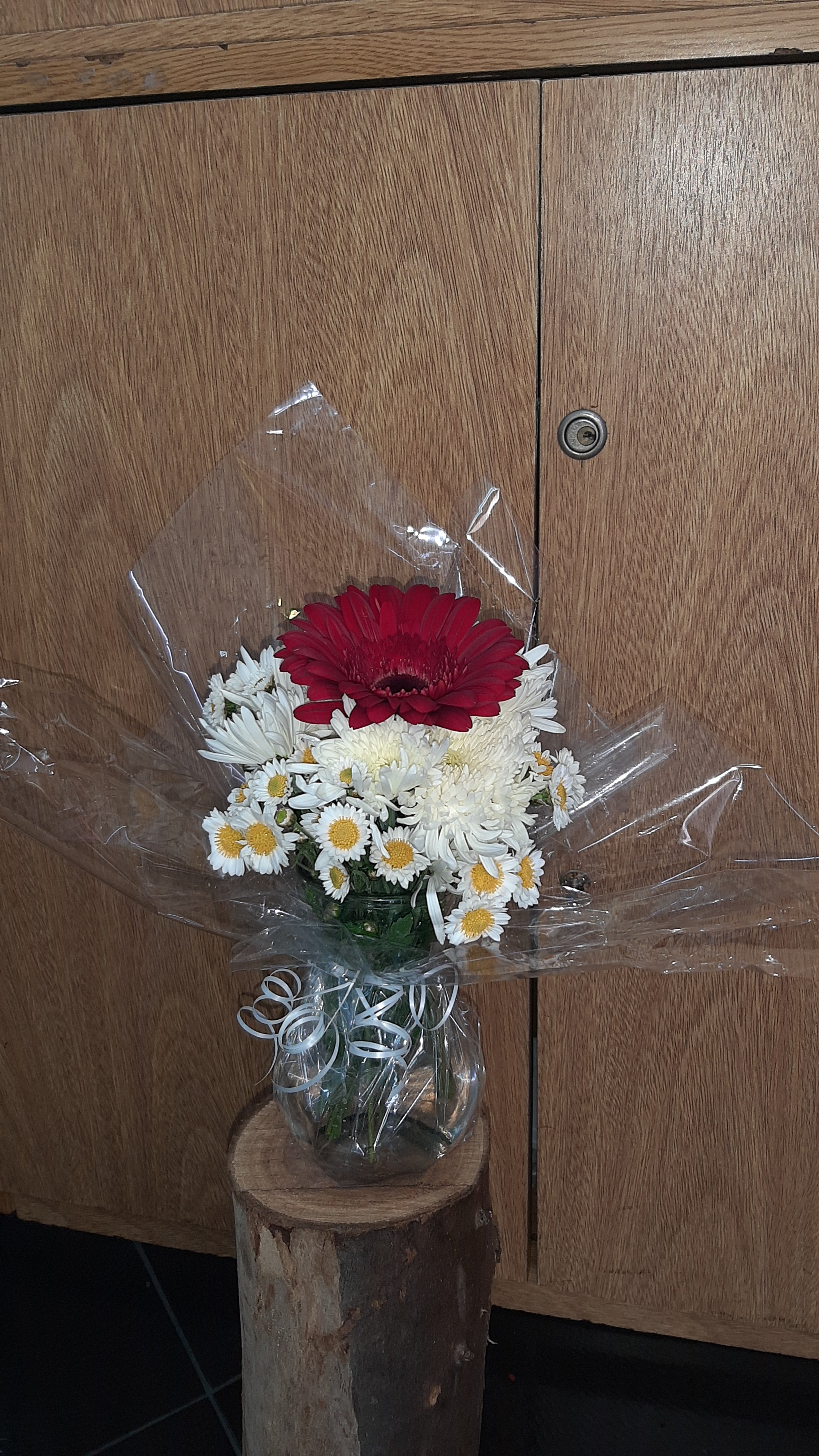 Florero con Flores de Estación